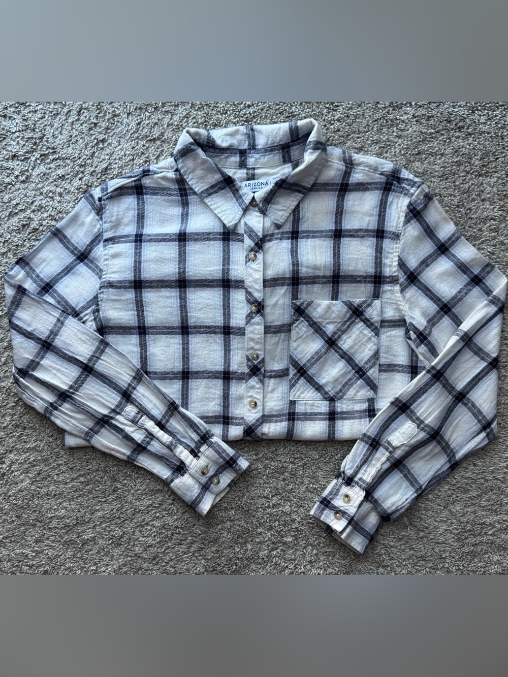 Arizona Jean Co Women’s Plaid Button Down Shirt Medium White Navy Flannel